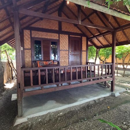 Maryan Moyo Bungalows & Resto Moyo Island Экстерьер фото