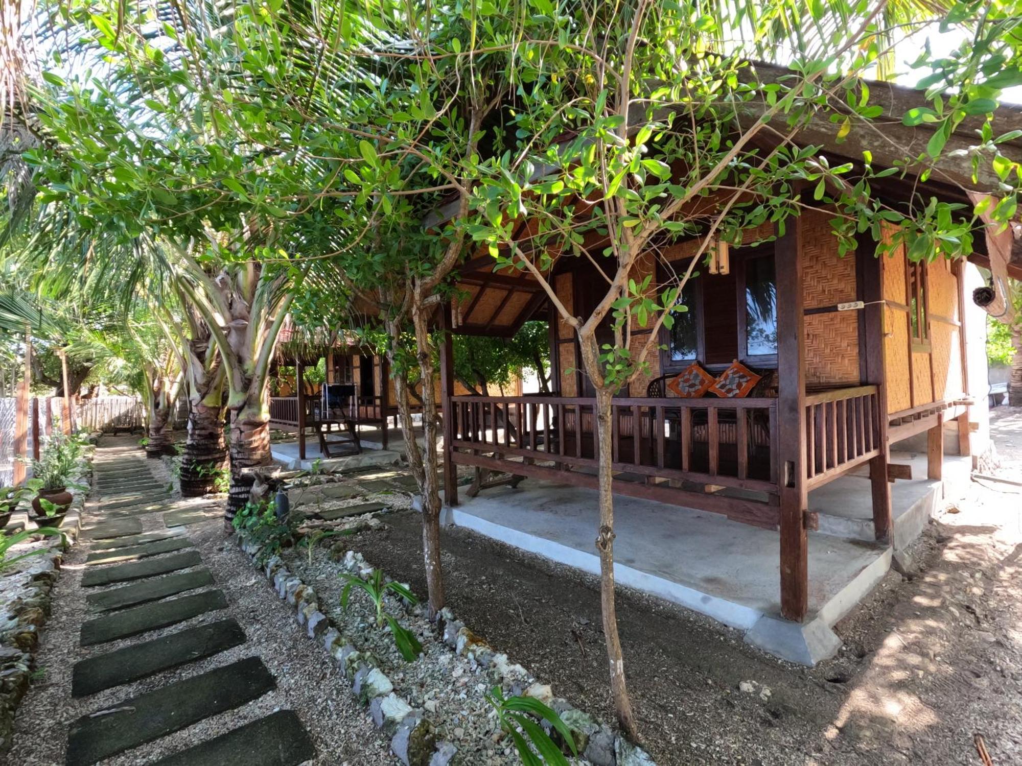 Maryan Moyo Bungalows & Resto Moyo Island Экстерьер фото