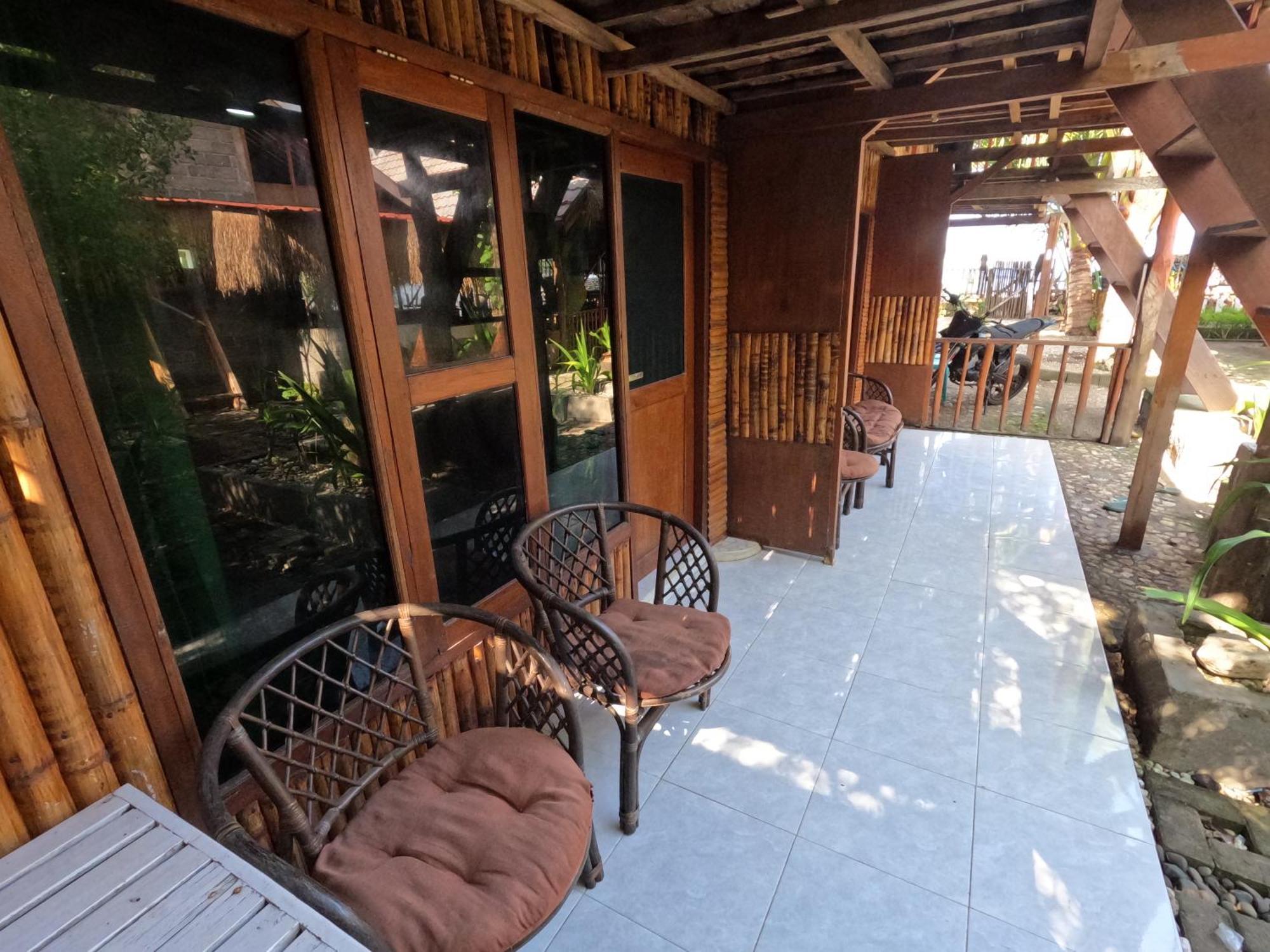 Maryan Moyo Bungalows & Resto Moyo Island Экстерьер фото