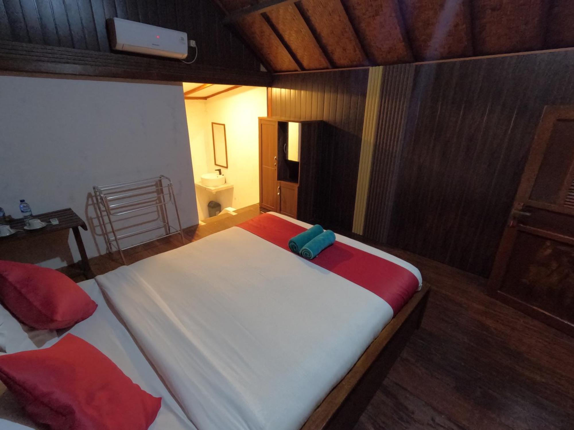 Maryan Moyo Bungalows & Resto Moyo Island Экстерьер фото